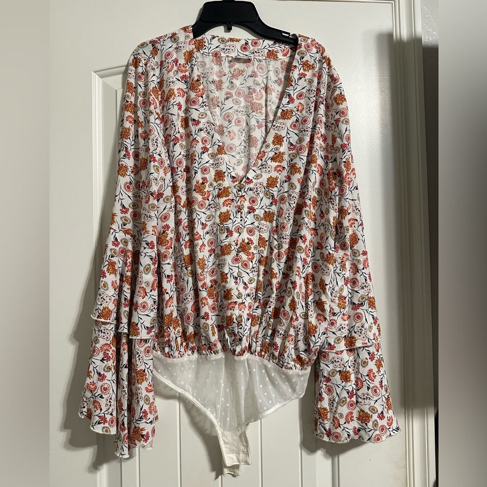 Intimately Free by Free People Snap bottom bodysuit Ruffled sleeve Sz Small